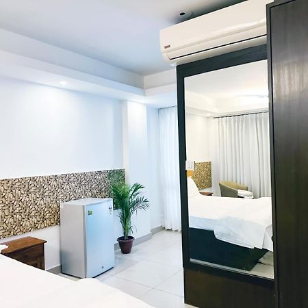 Hotel Blueberry Nowe Delhi Zewnętrze zdjęcie