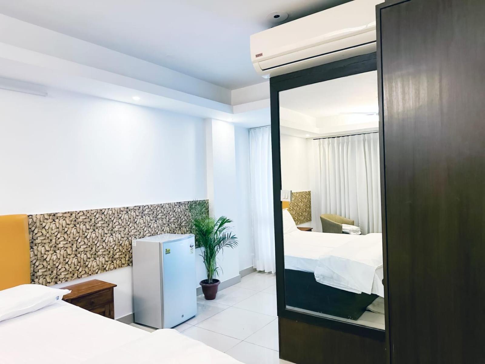 Hotel Blueberry Nowe Delhi Zewnętrze zdjęcie