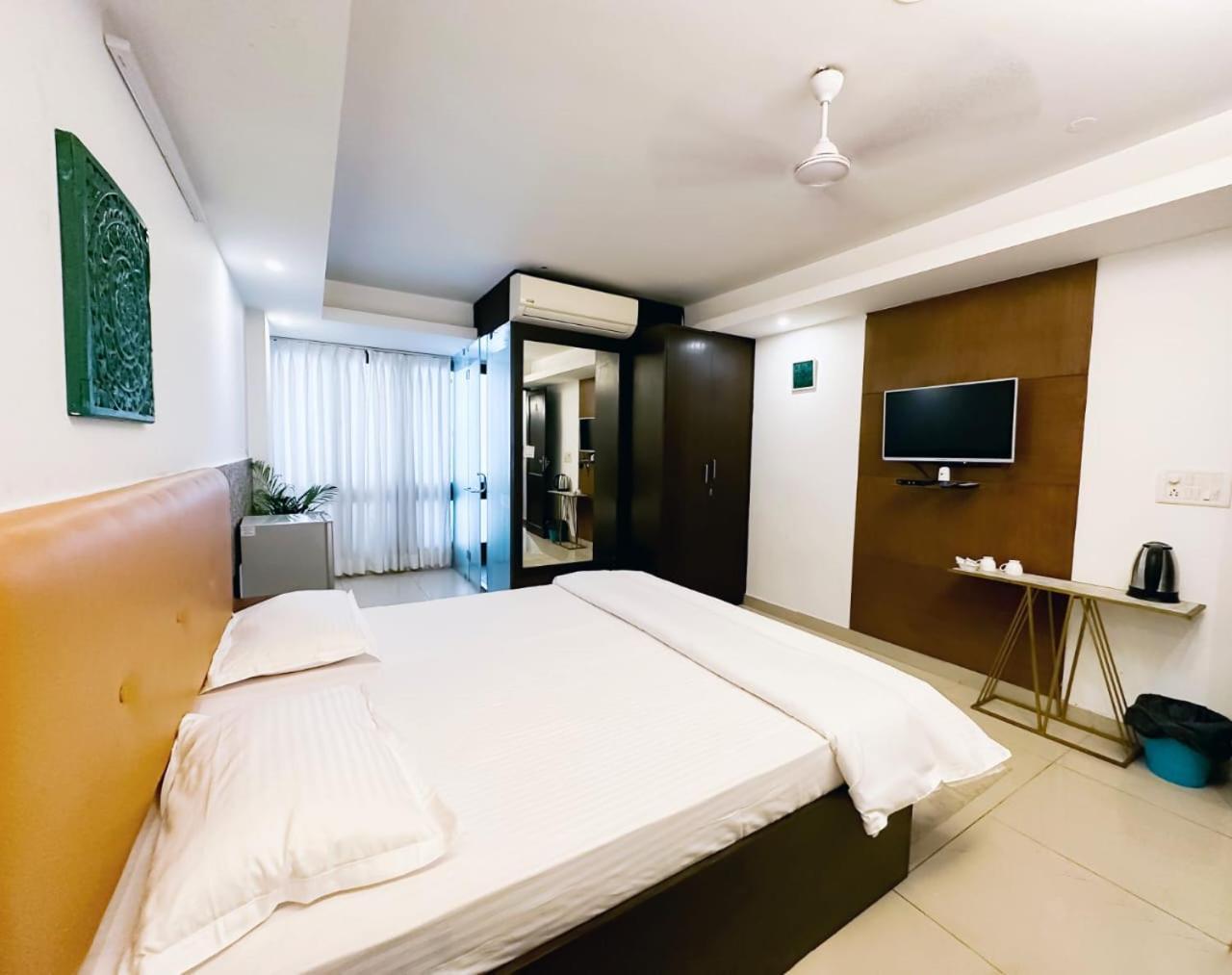 Hotel Blueberry Nowe Delhi Zewnętrze zdjęcie