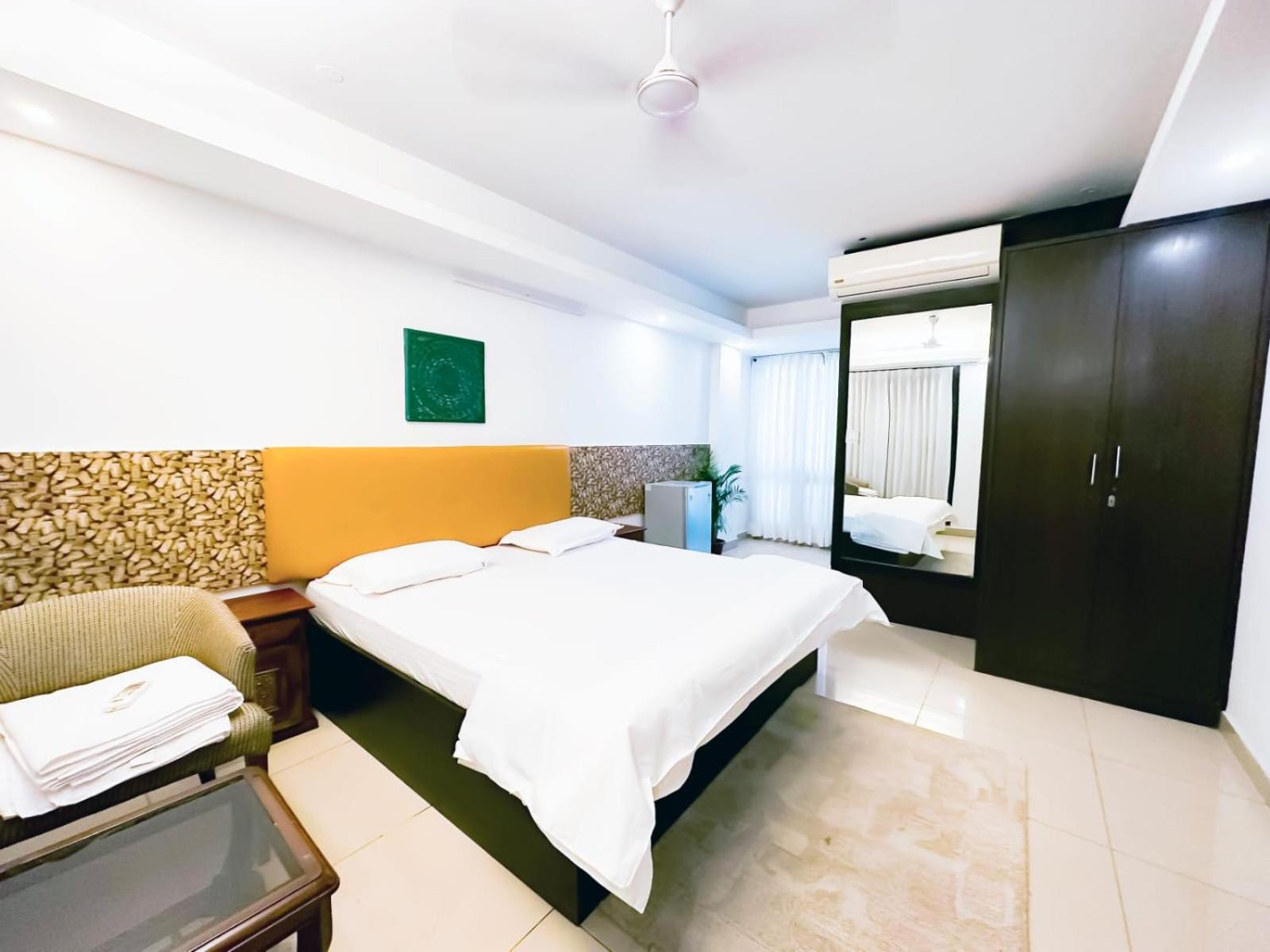 Hotel Blueberry Nowe Delhi Zewnętrze zdjęcie